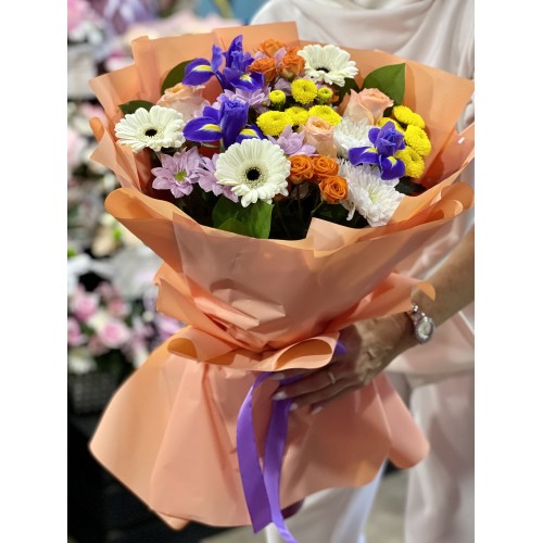 Букет из свежих цветов - фото